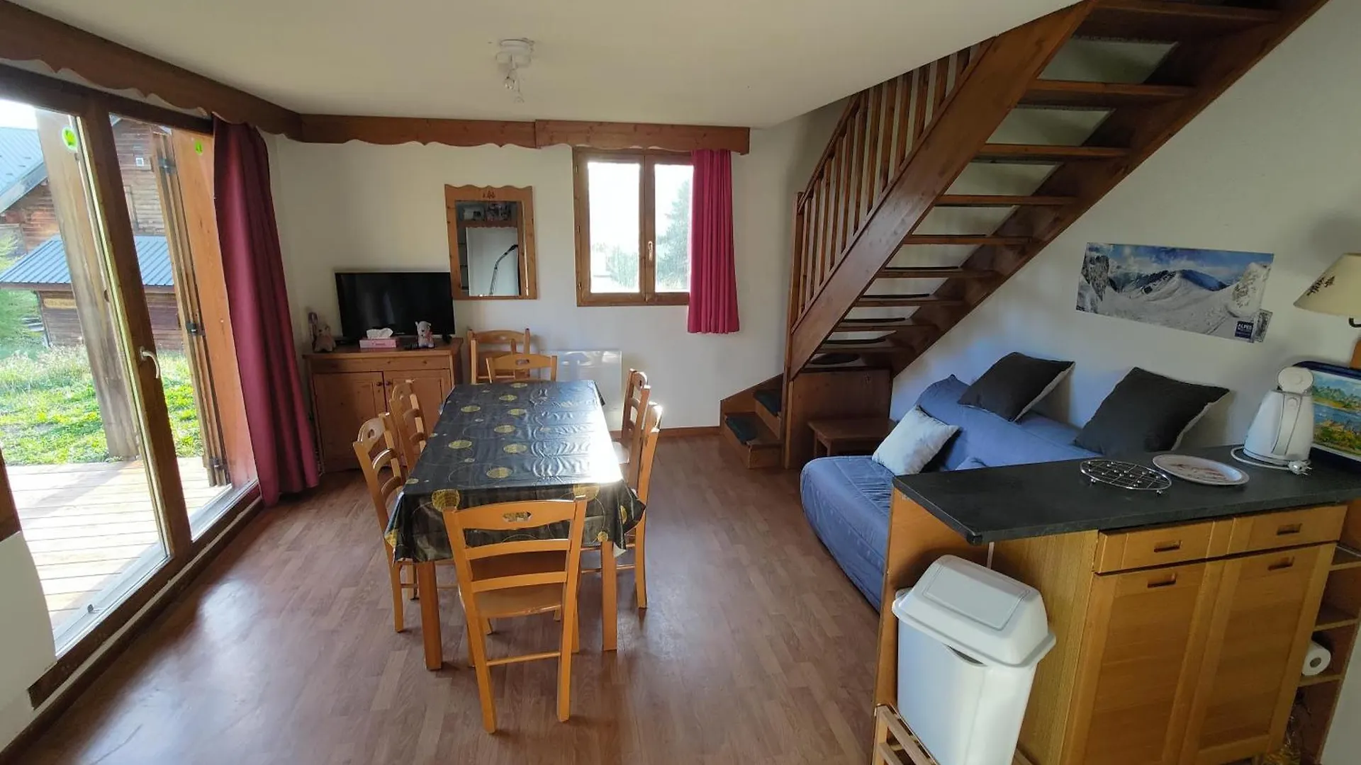 Chalet 6-8 Couchages A La Joue Du Loup Le Devoluy 0*,  France